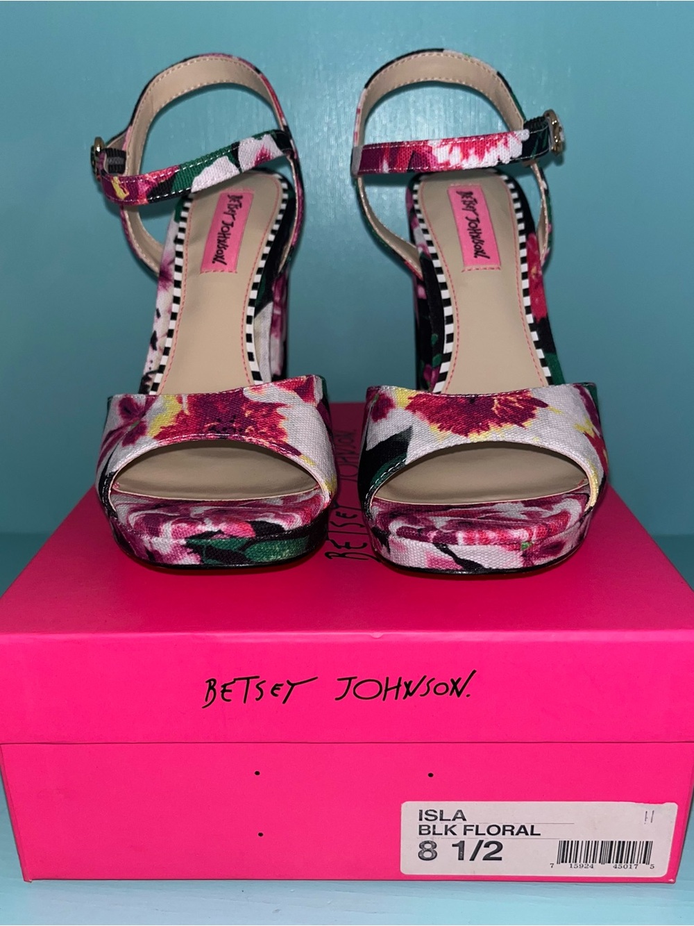 NWB Betsey Johnson Island Floral Garden Party Print Peep Toe Block Heel Sandals - Picture 6 of 7